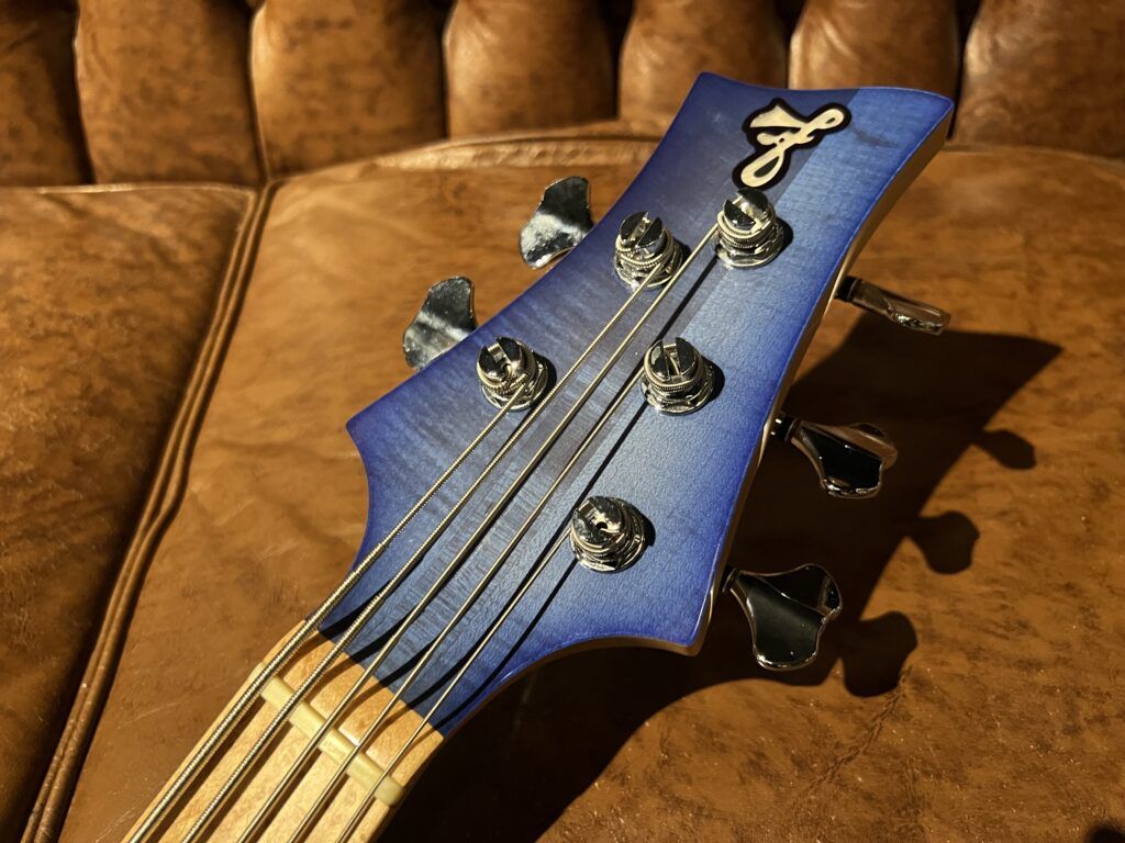 エレキベース F 埼玉県草加市より、F-Bass BN5-EL エレキベースを買取させて頂きました